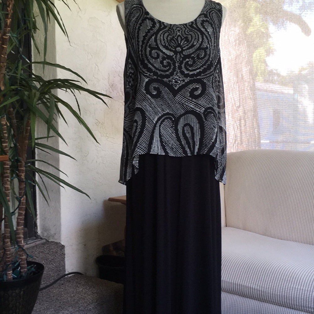 Alfani Long Black/White Dress